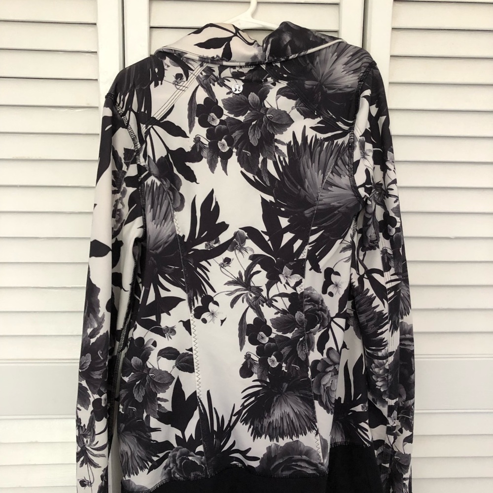Lululemon define jacket size 2